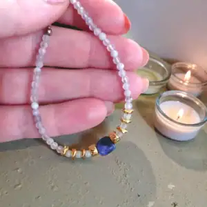 Elegantna zapestnica z ametrinom in čaroitom