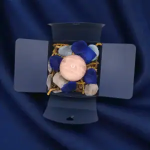 Roževec krogla 60 mm v darilni škatlici, pripravljena za podarjanje