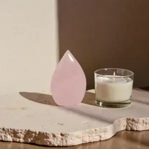 Roževec v obliki kaplje za nežno energijo, ljubezen in harmonijo