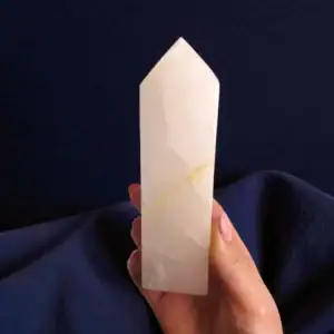 Rožnati kalcit stolp iz naravnega kristala